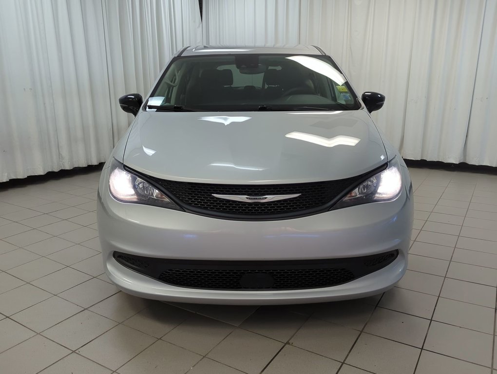 2024 Chrysler Grand Caravan SXT in Dartmouth, Nova Scotia - 3 - w1024h768px