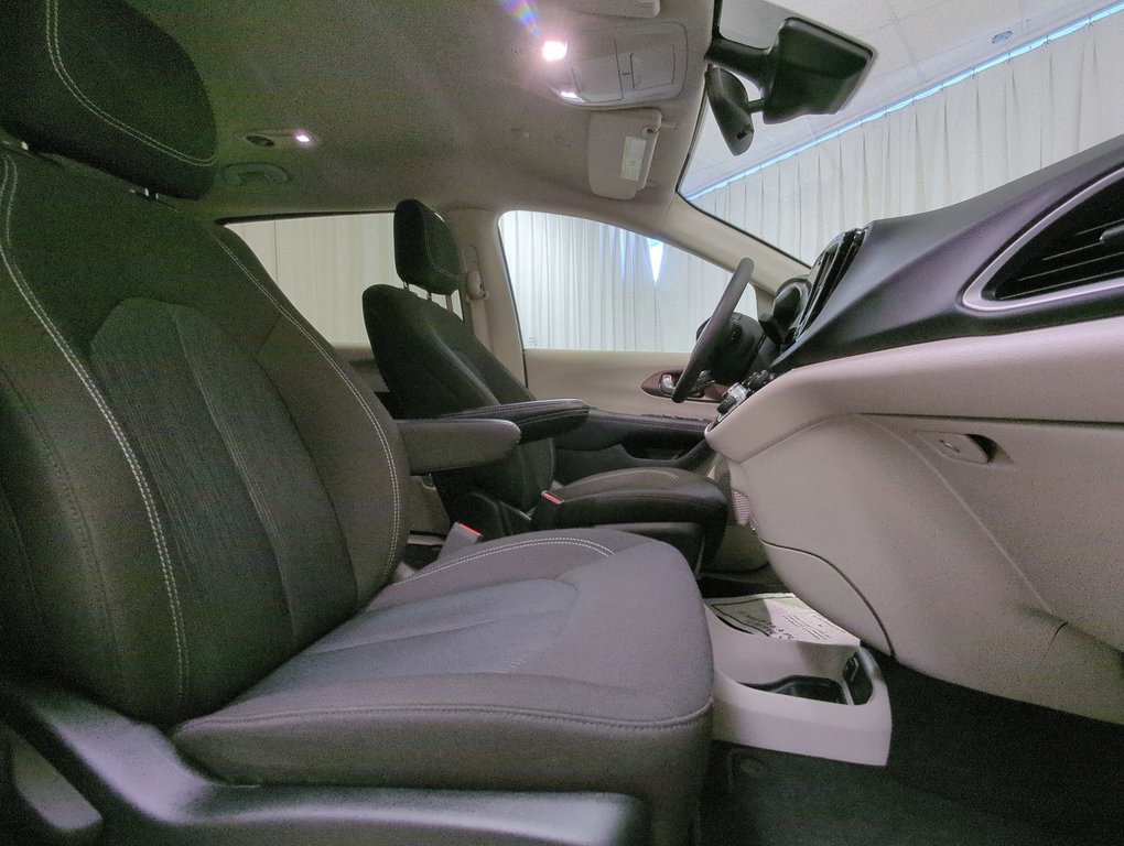 2024 Chrysler Grand Caravan SXT in Dartmouth, Nova Scotia - 25 - w1024h768px