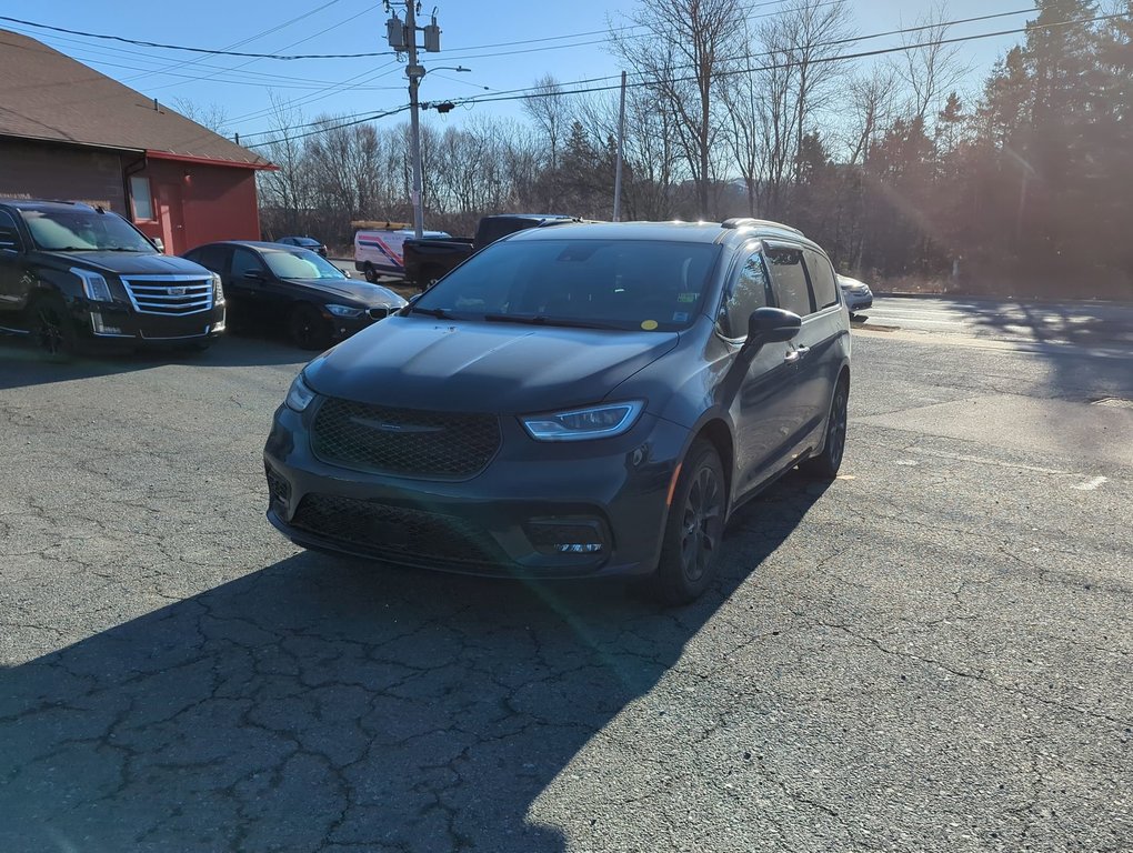 2022 Chrysler Pacifica Touring L AWD Leather *GM Certified* in Dartmouth, Nova Scotia - 4 - w1024h768px