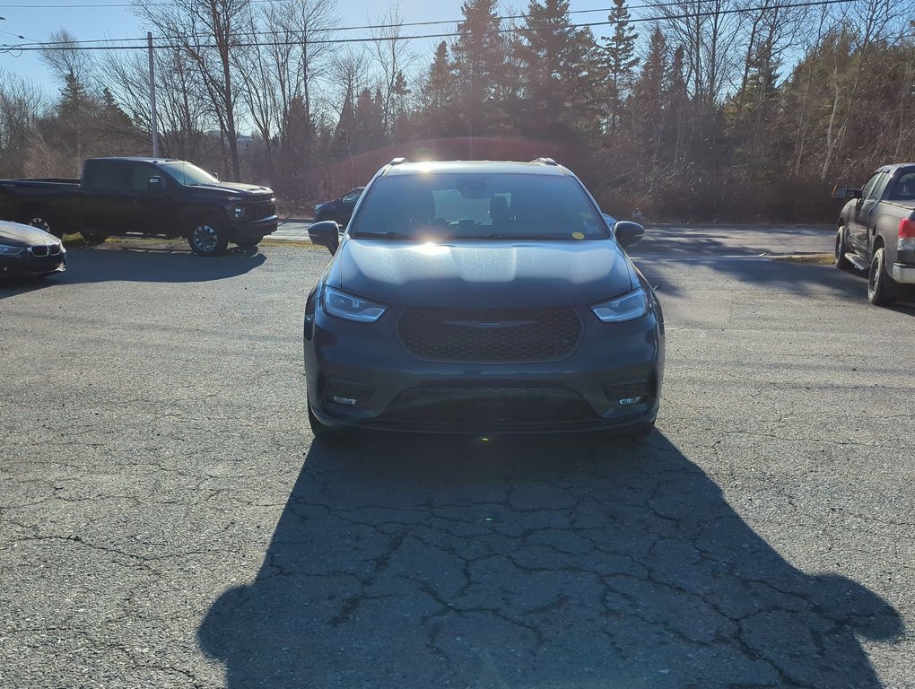 2022 Chrysler Pacifica Touring L AWD Leather *GM Certified* in Dartmouth, Nova Scotia - 3 - w1024h768px