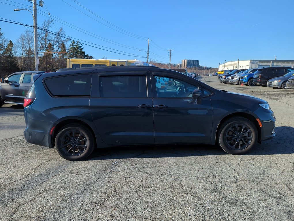 2022 Chrysler Pacifica Touring L AWD Leather *GM Certified* in Dartmouth, Nova Scotia - 9 - w1024h768px