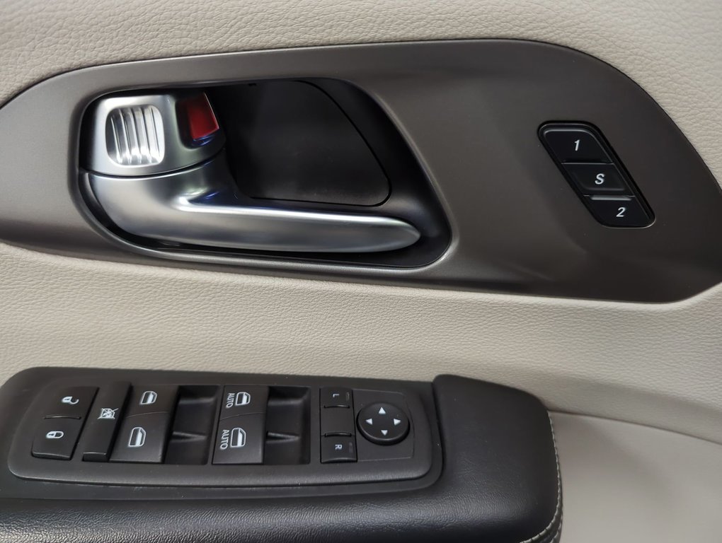 2022 Chrysler Pacifica Touring L in Dartmouth, Nova Scotia - 13 - w1024h768px