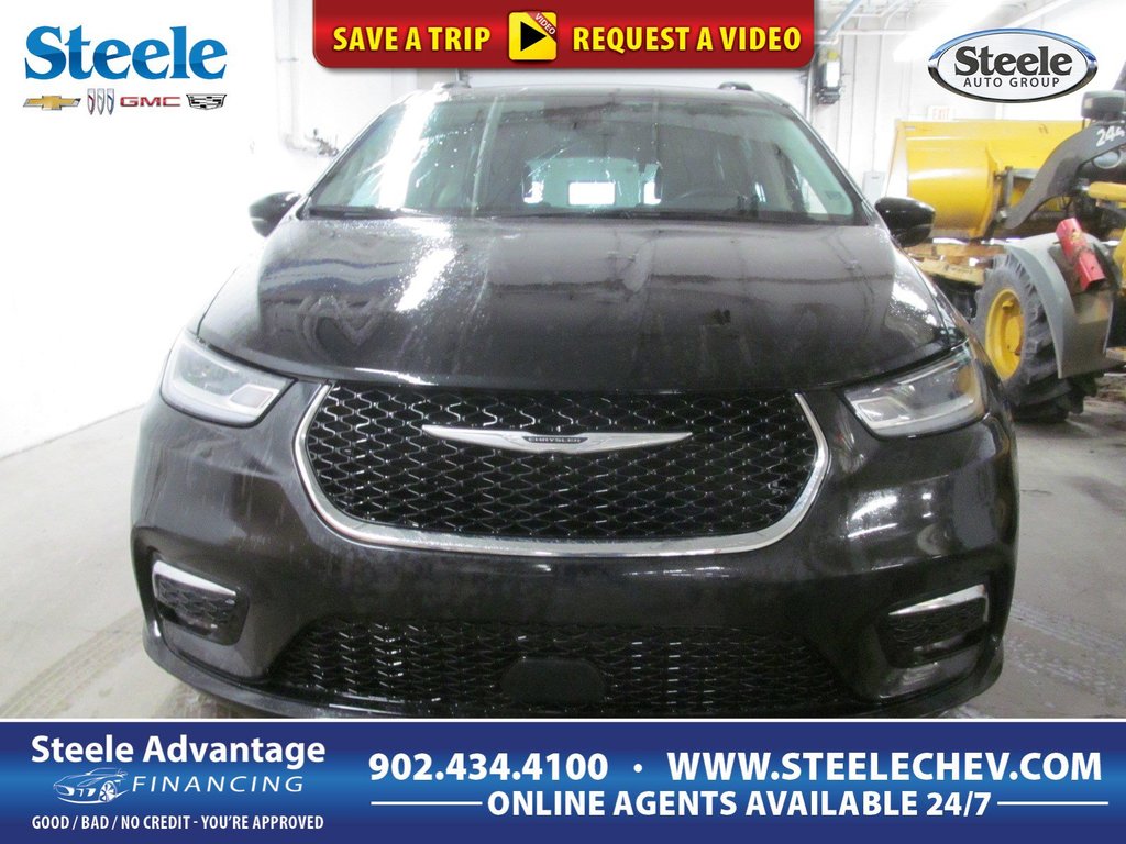 2022 Chrysler Pacifica Touring L in Dartmouth, Nova Scotia - 1 - w1024h768px