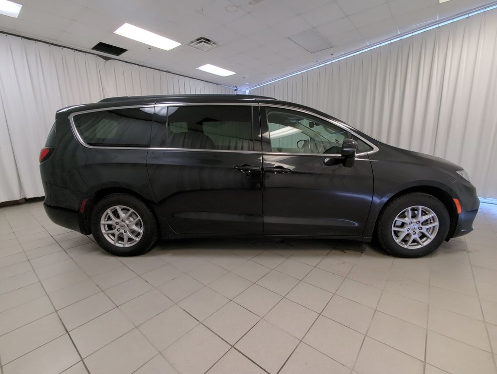 2022 Chrysler Pacifica Touring L in Dartmouth, Nova Scotia - 9 - w1024h768px