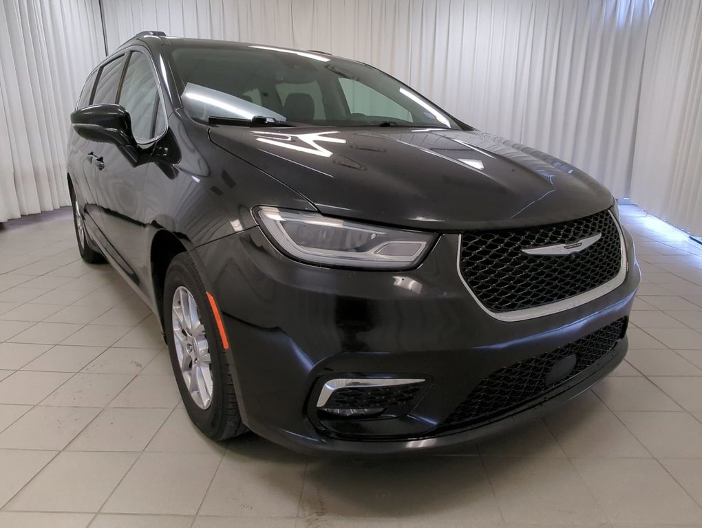 2022 Chrysler Pacifica Touring L in Dartmouth, Nova Scotia - 2 - w1024h768px