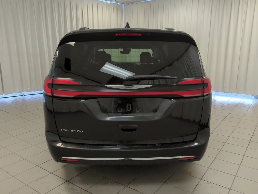 2022 Chrysler Pacifica Touring L in Dartmouth, Nova Scotia - 7 - w1024h768px
