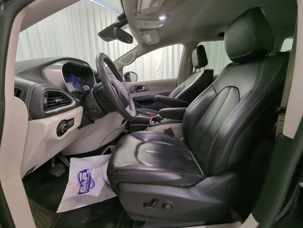2022 Chrysler Pacifica Touring L in Dartmouth, Nova Scotia - 11 - w1024h768px