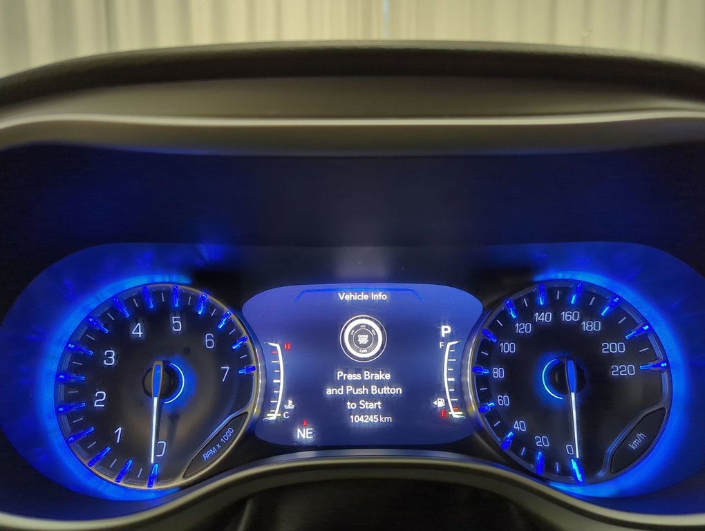 2022 Chrysler Pacifica Touring L in Dartmouth, Nova Scotia - 15 - w1024h768px
