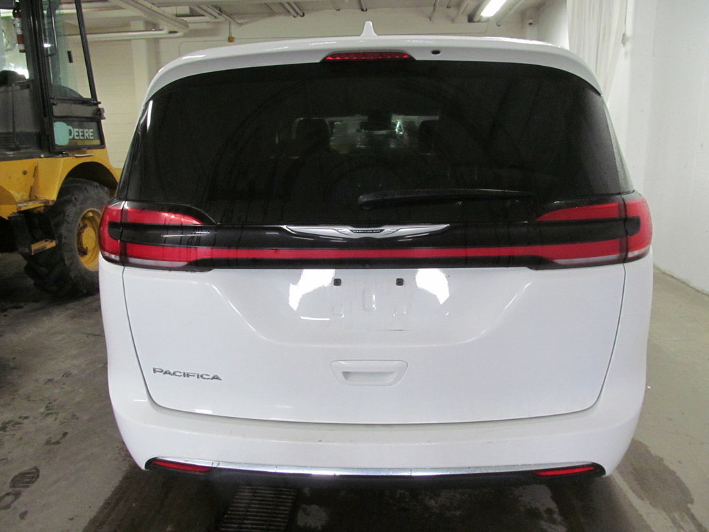 2022 Chrysler Pacifica Touring L in Dartmouth, Nova Scotia - 3 - w1024h768px