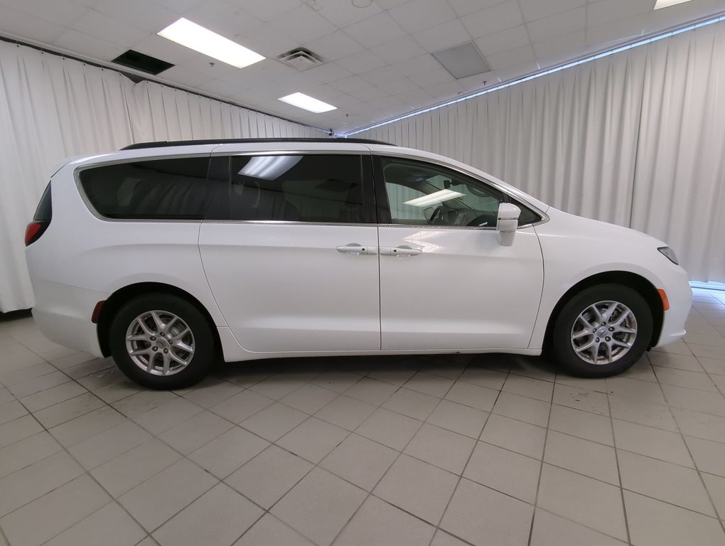 2022 Chrysler Pacifica Touring L in Dartmouth, Nova Scotia - 9 - w1024h768px