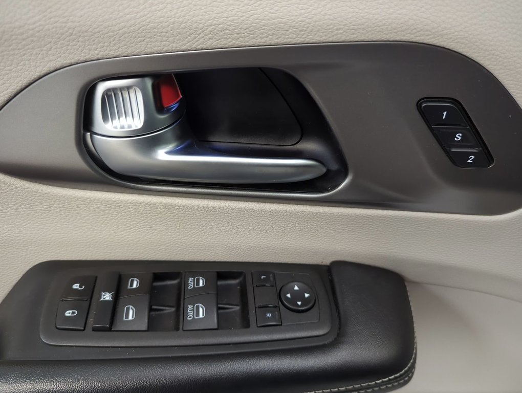 2022 Chrysler Pacifica Touring L in Dartmouth, Nova Scotia - 13 - w1024h768px