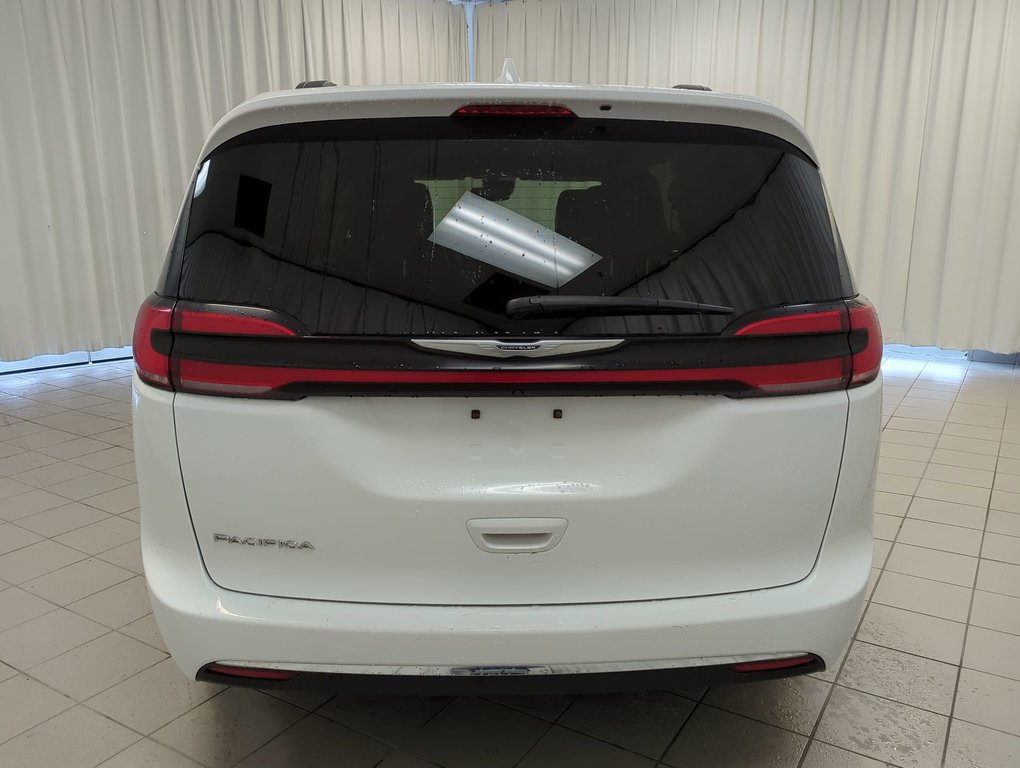2022 Chrysler Pacifica Touring L in Dartmouth, Nova Scotia - 7 - w1024h768px