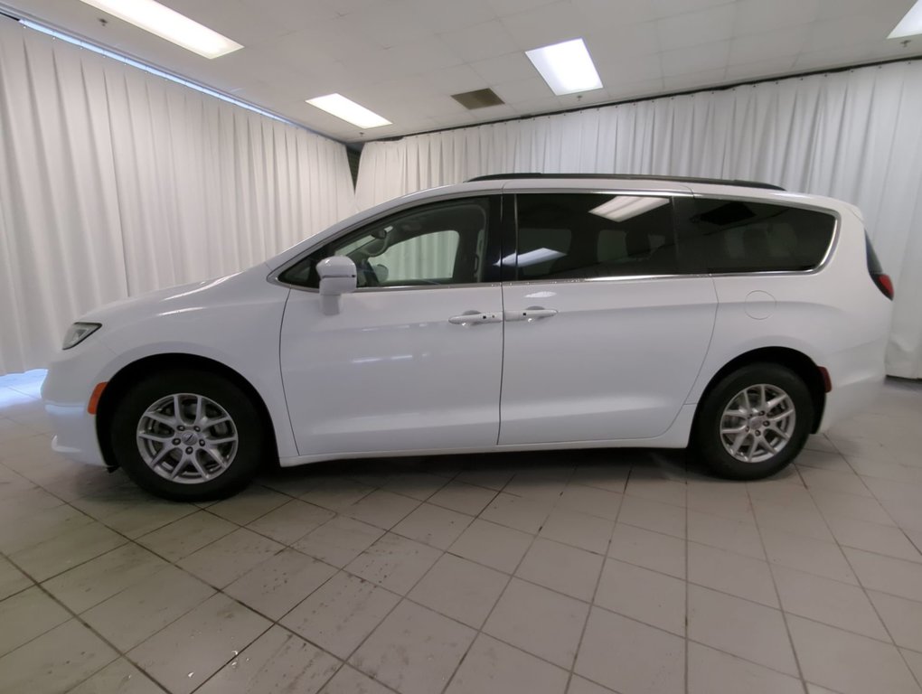 2022 Chrysler Pacifica Touring L in Dartmouth, Nova Scotia - 5 - w1024h768px