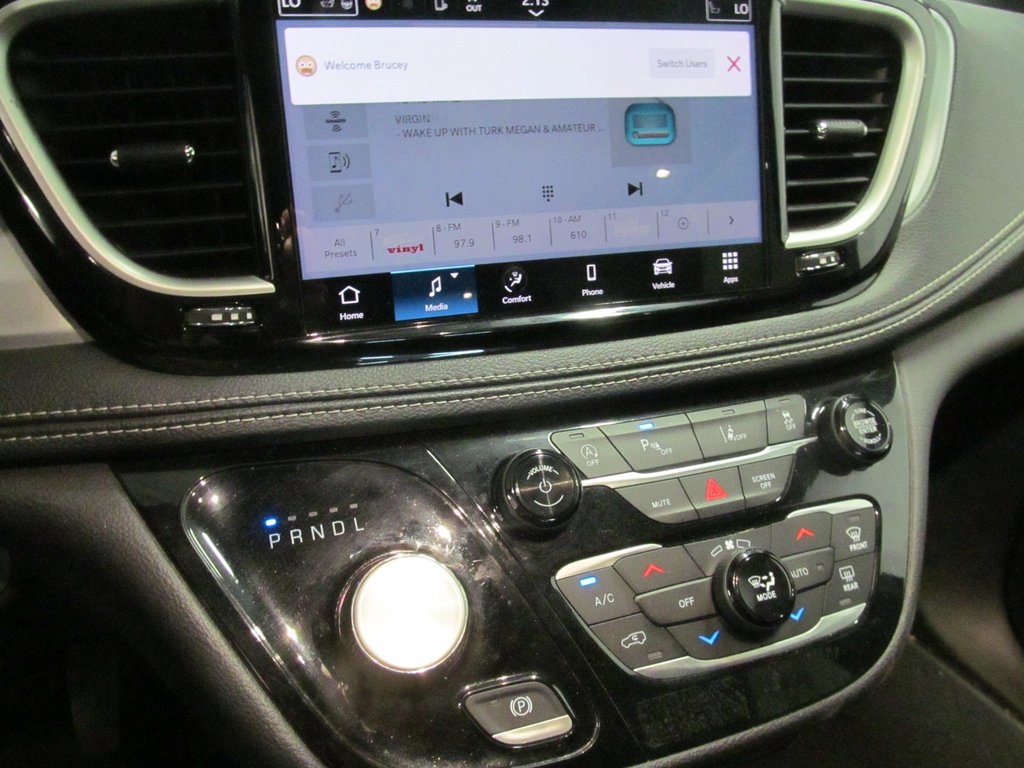 2023 Chrysler Pacifica Touring L in Dartmouth, Nova Scotia - 6 - w1024h768px