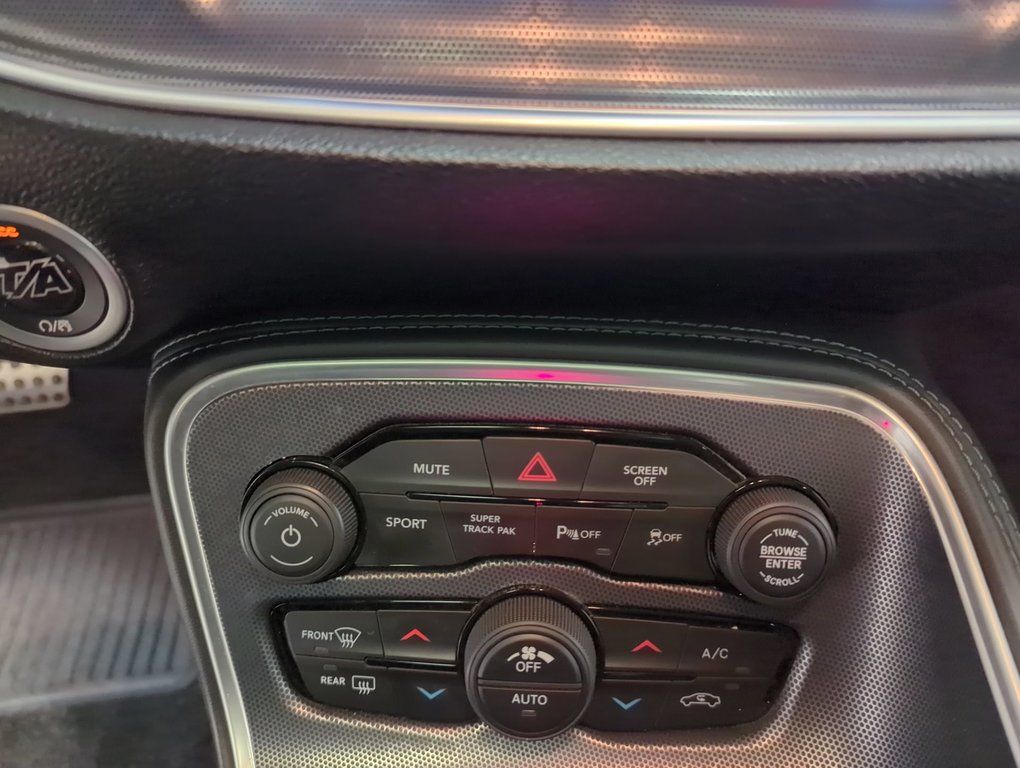 2018 Dodge Challenger T/A 392 in Dartmouth, Nova Scotia - 19 - w1024h768px