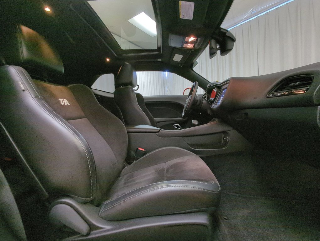 2018 Dodge Challenger T/A 392 in Dartmouth, Nova Scotia - 25 - w1024h768px