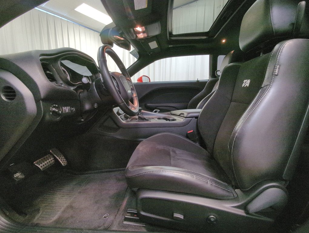 2018 Dodge Challenger T/A 392 in Dartmouth, Nova Scotia - 11 - w1024h768px