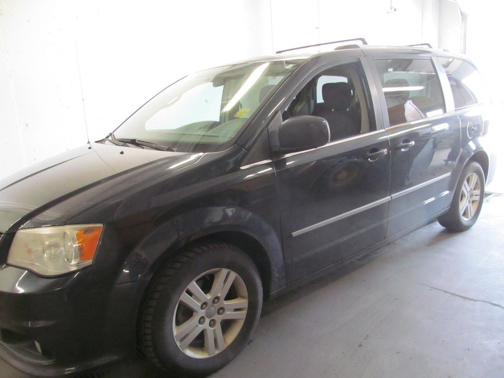 2014 Dodge Grand Caravan Crew in Dartmouth, Nova Scotia - 2 - w1024h768px