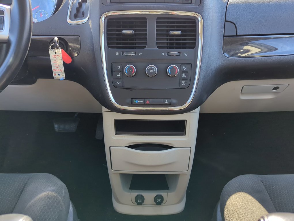 2015  Grand Caravan Canada Value Package in Dartmouth, Nova Scotia - 19 - w1024h768px