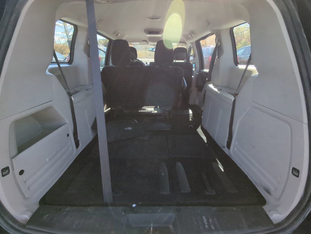 2015  Grand Caravan Canada Value Package in Dartmouth, Nova Scotia - 21 - w1024h768px