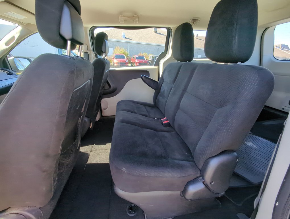 2015  Grand Caravan Canada Value Package in Dartmouth, Nova Scotia - 20 - w1024h768px