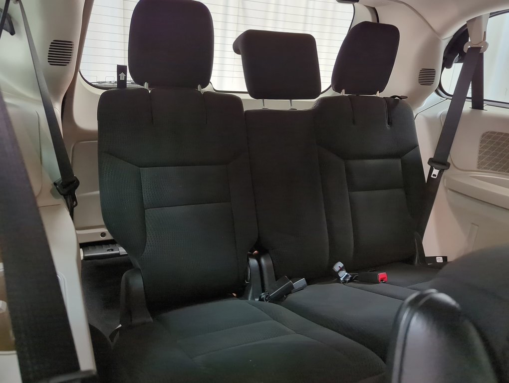 2017 Dodge Grand Caravan Canada Value Package in Dartmouth, Nova Scotia - 22 - w1024h768px