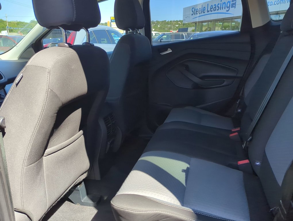 2017  Escape SE in Dartmouth, Nova Scotia - 21 - w1024h768px