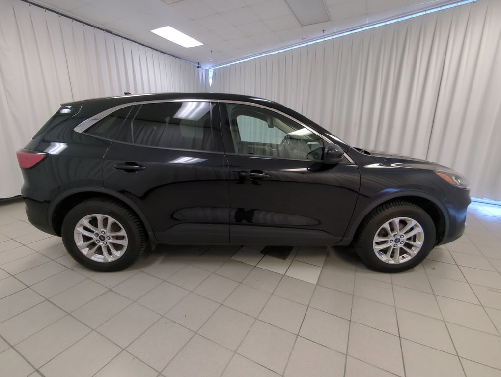 2020 Ford Escape SE AWD in Dartmouth, Nova Scotia - 9 - w1024h768px