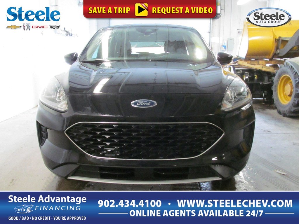 2020 Ford Escape SE AWD in Dartmouth, Nova Scotia - 1 - w1024h768px