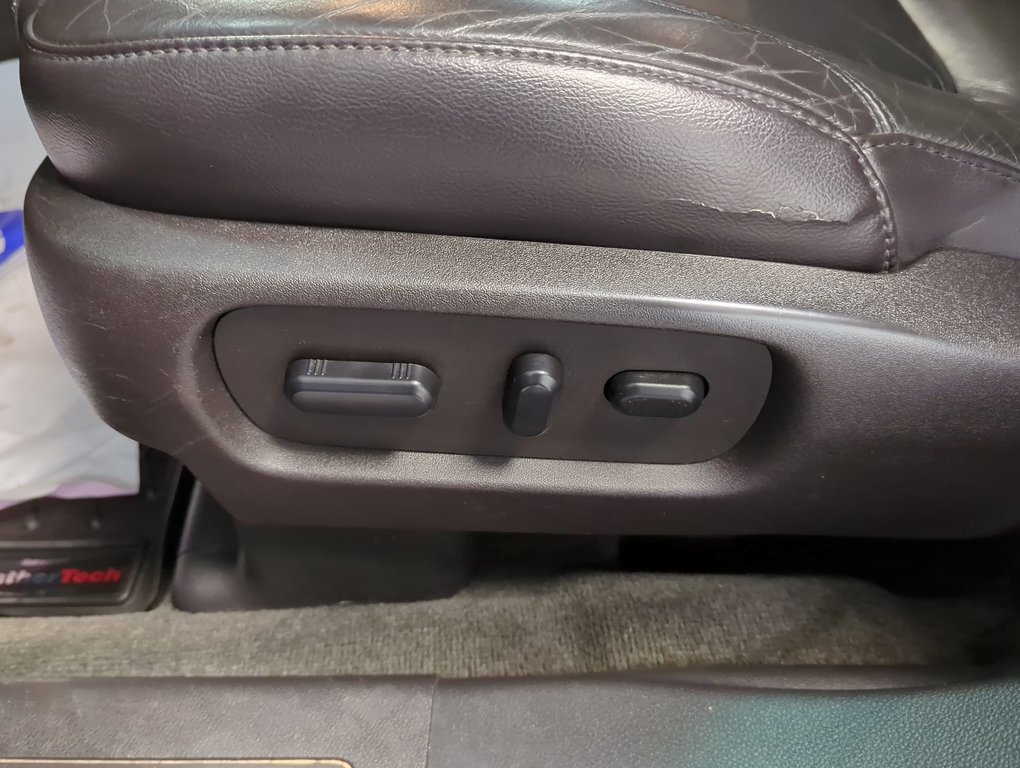 2014 Ford Explorer XLT in Dartmouth, Nova Scotia - 12 - w1024h768px