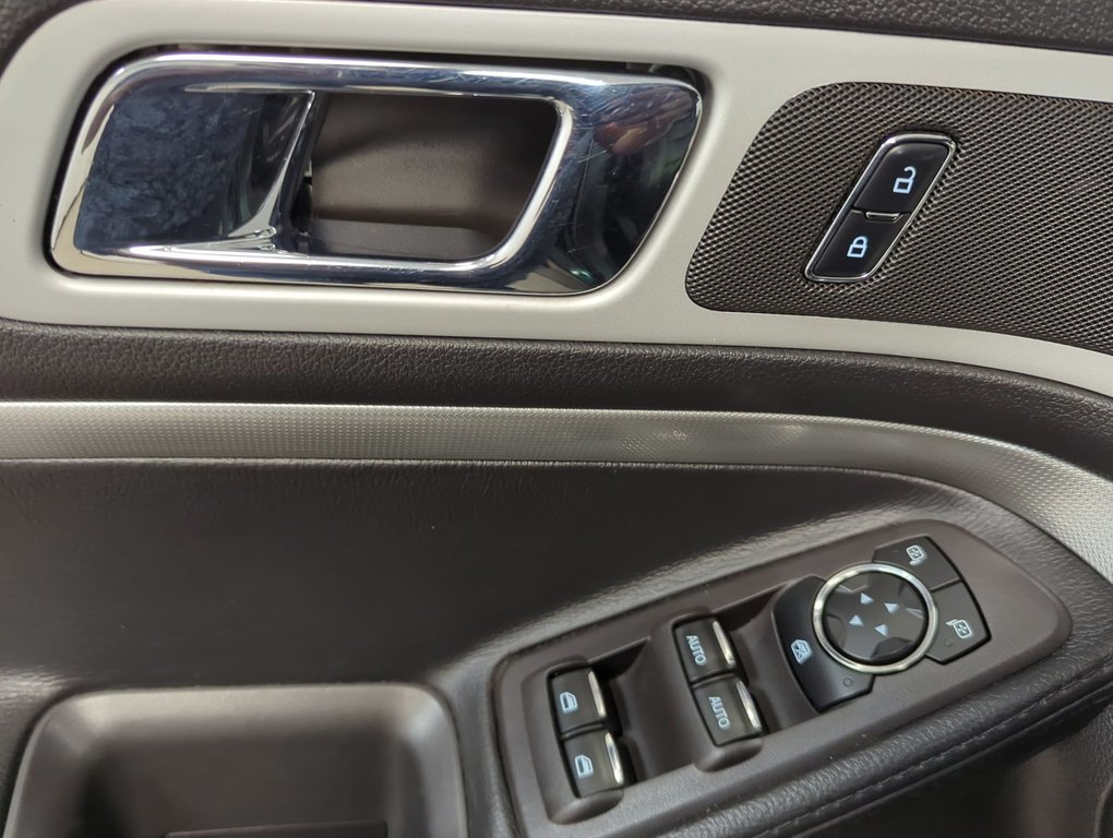 2014 Ford Explorer XLT in Dartmouth, Nova Scotia - 13 - w1024h768px