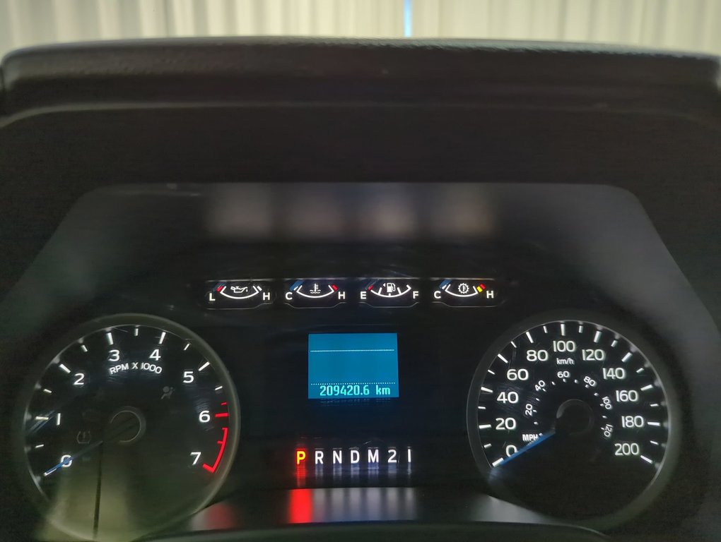 2015 Ford F-150 XLT in Dartmouth, Nova Scotia - 15 - w1024h768px