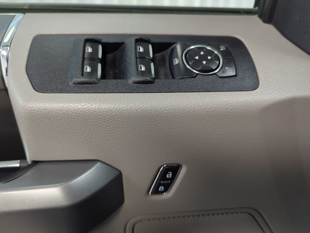 2015 Ford F-150 XLT in Dartmouth, Nova Scotia - 13 - w1024h768px