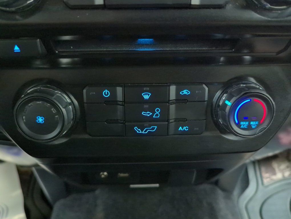 2015 Ford F-150 XLT in Dartmouth, Nova Scotia - 18 - w1024h768px