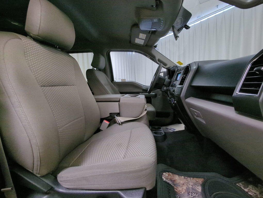 2015 Ford F-150 XLT in Dartmouth, Nova Scotia - 23 - w1024h768px