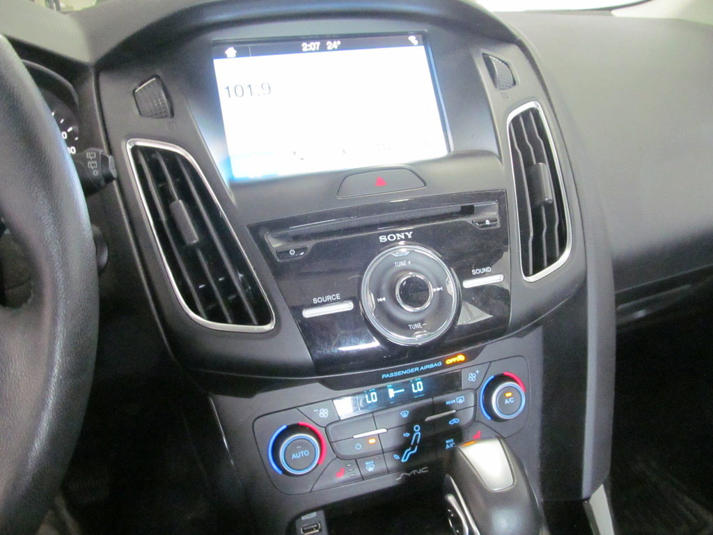 2018 Ford Focus Titanium in Dartmouth, Nova Scotia - 6 - w1024h768px
