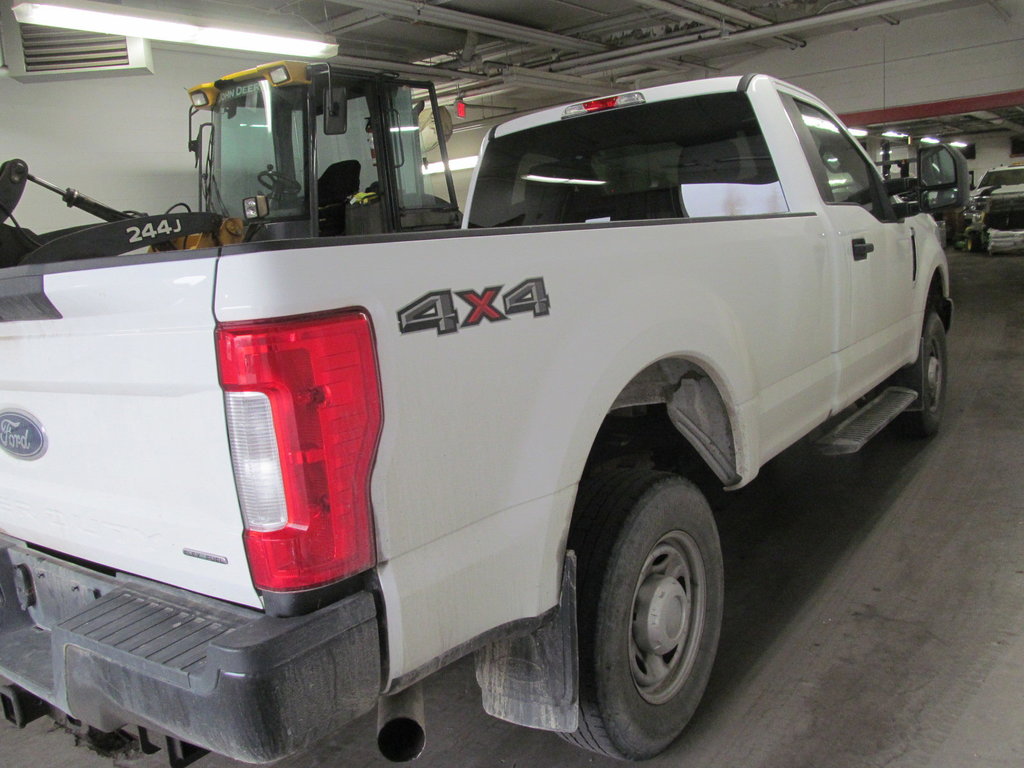 2019 Ford Super Duty F-250 SRW XL in Dartmouth, Nova Scotia - 4 - w1024h768px