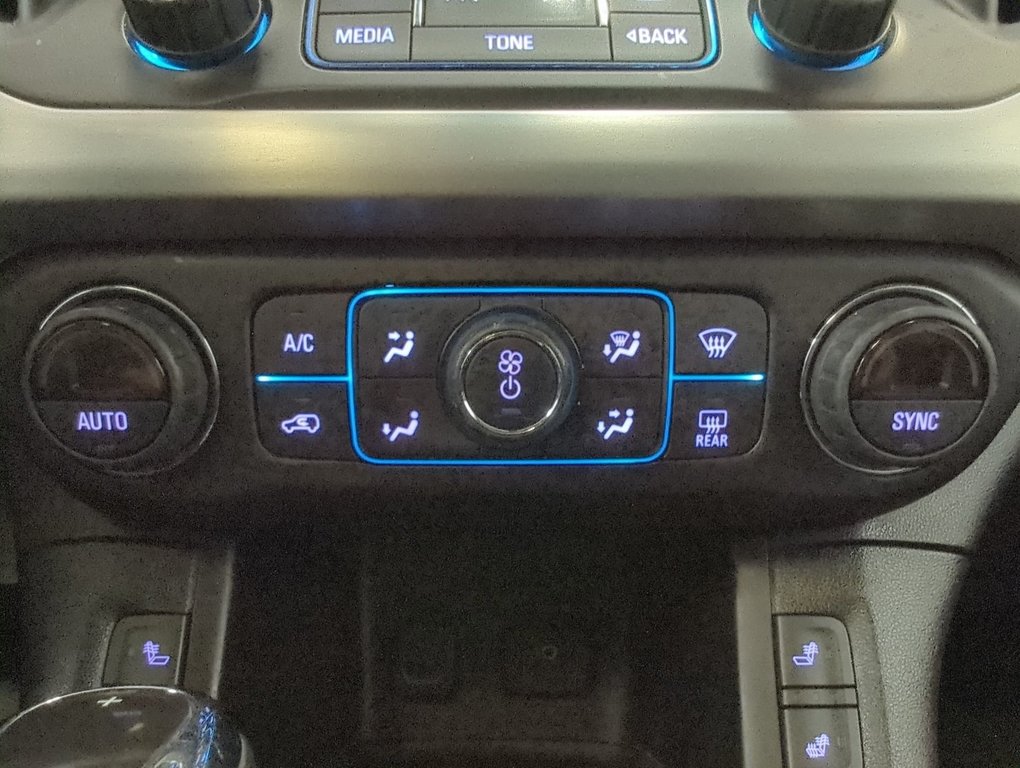 2017 GMC Acadia SLT in Dartmouth, Nova Scotia - 18 - w1024h768px