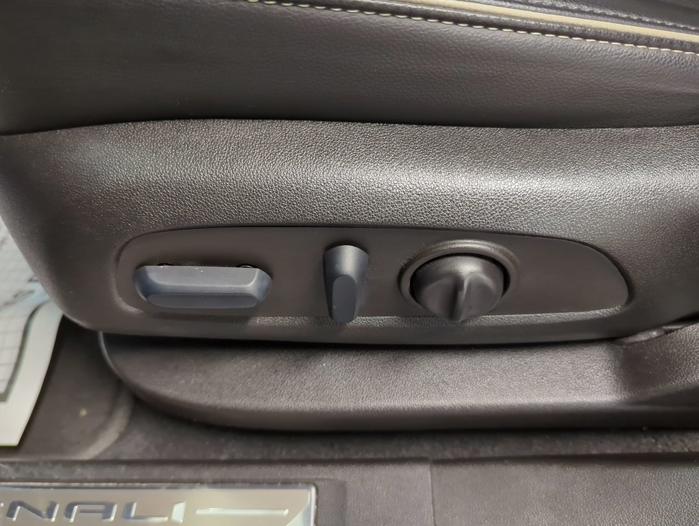 2022 GMC Acadia Denali in Dartmouth, Nova Scotia - 12 - w1024h768px