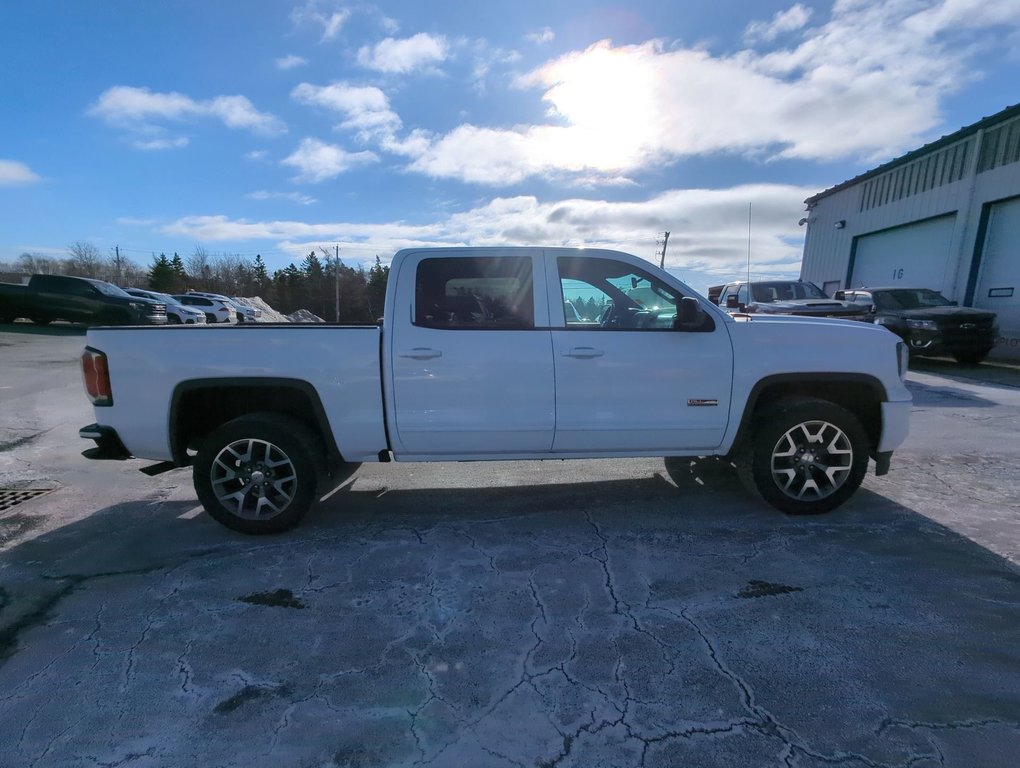 2017 GMC Sierra 1500 SLT in Dartmouth, Nova Scotia - 9 - w1024h768px