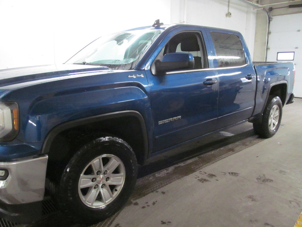 2017 GMC Sierra 1500 SLE in Dartmouth, Nova Scotia - 2 - w1024h768px