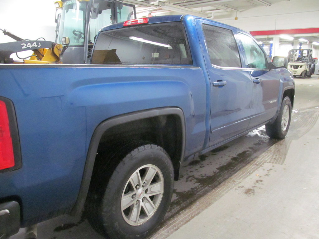 2017 GMC Sierra 1500 SLE in Dartmouth, Nova Scotia - 4 - w1024h768px