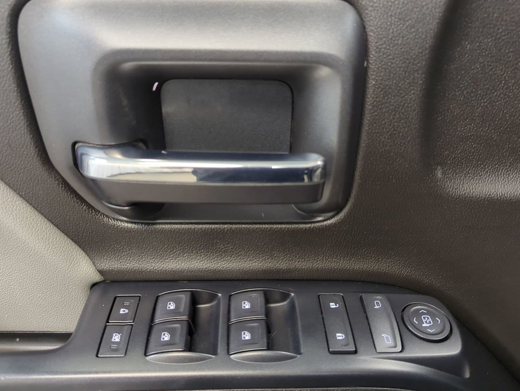 2017 GMC Sierra 1500 BASE in Dartmouth, Nova Scotia - 13 - w1024h768px