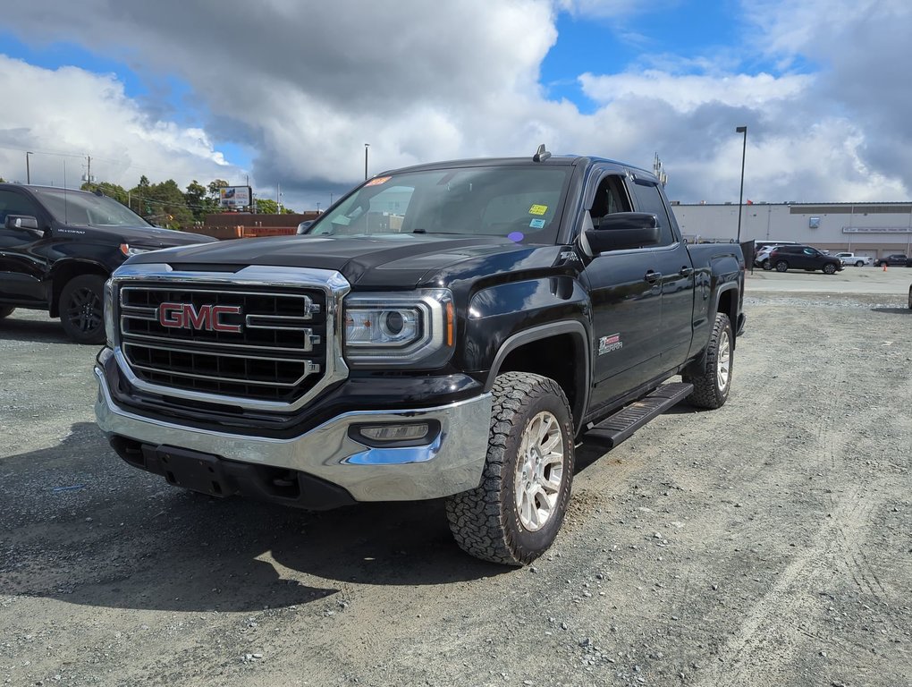 2018  Sierra 1500 SLE in Dartmouth, Nova Scotia - 4 - w1024h768px