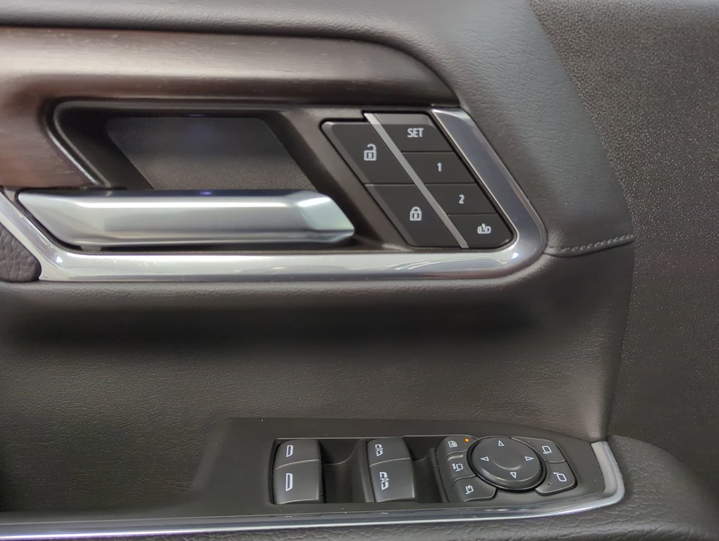 2024 GMC Sierra 2500HD Denali in Dartmouth, Nova Scotia - 13 - w1024h768px