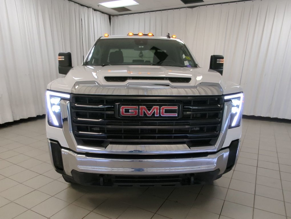 2024 GMC Sierra 3500HD Pro in Dartmouth, Nova Scotia - 3 - w1024h768px
