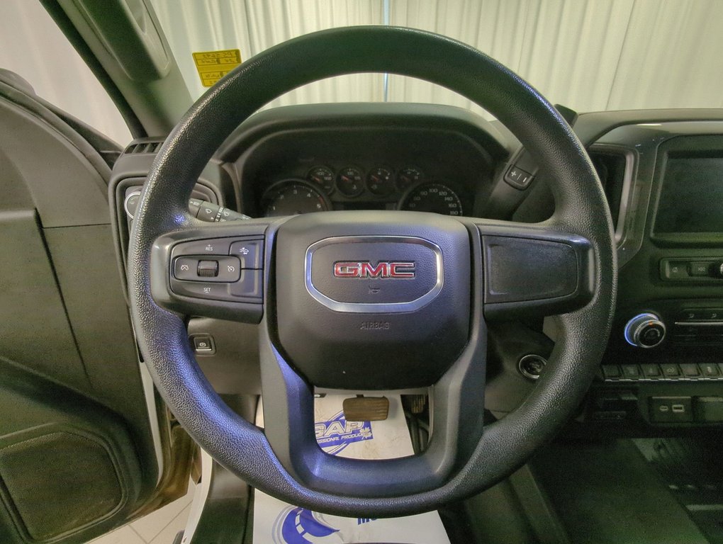 2024 GMC Sierra 3500HD Pro in Dartmouth, Nova Scotia - 14 - w1024h768px