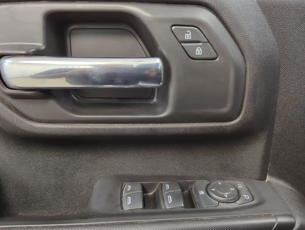 2024 GMC Sierra 3500HD Pro in Dartmouth, Nova Scotia - 13 - w1024h768px