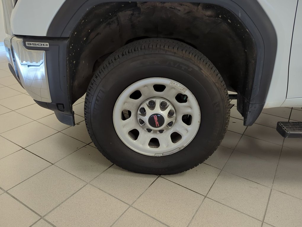 2024 GMC Sierra 3500HD Pro in Dartmouth, Nova Scotia - 10 - w1024h768px