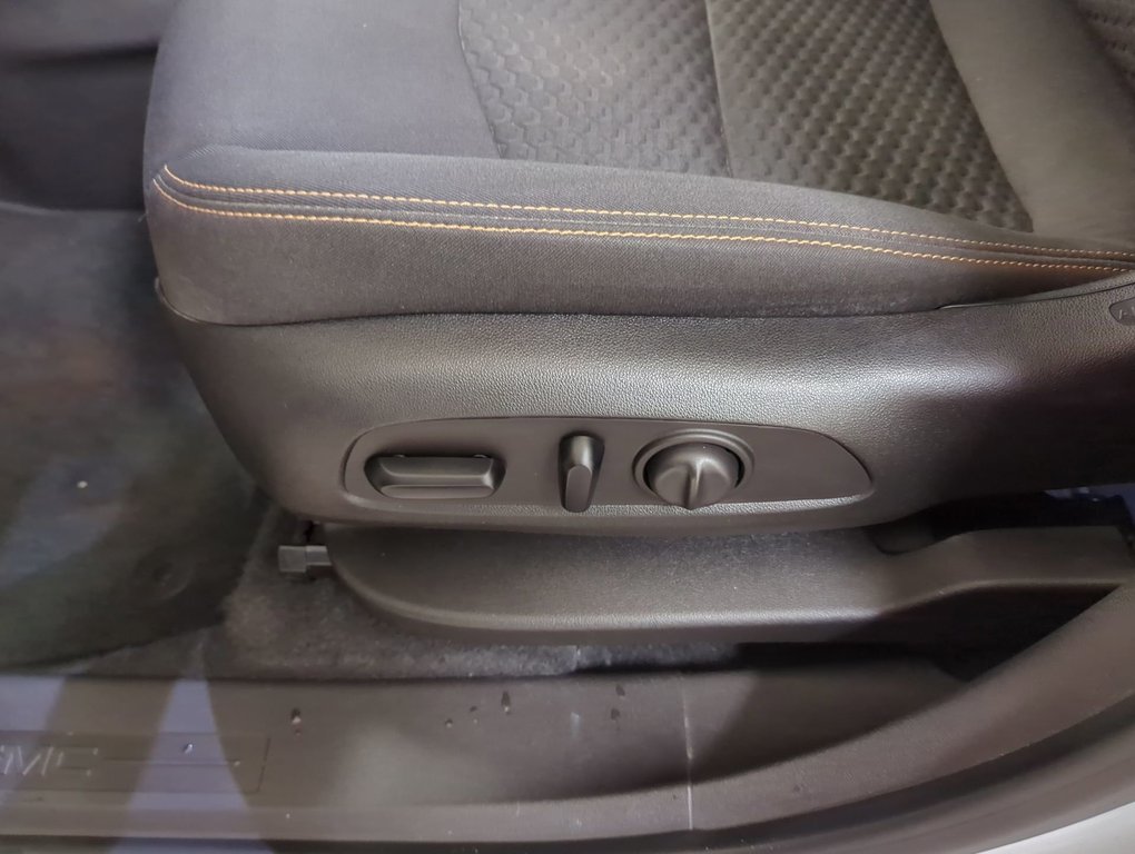 2020 GMC Terrain SLE in Dartmouth, Nova Scotia - 12 - w1024h768px